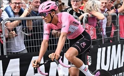 El ciclista mexicano Isaac Del Toro aumenta su ventaja en el liderato del Giro de Italia; termina tercero en la etapa 13