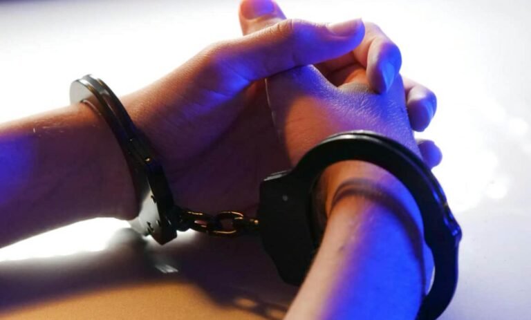 Demanda acusado de narcotráfico a EU por millones de dólares