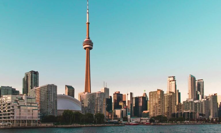 Actualiza Canadá lista de países latinos que pueden entrar sin visa