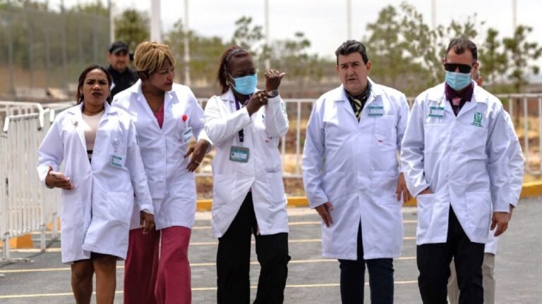 Gobierno cubano niega que sus misiones médicas sean trabajo forzado, como dice EU