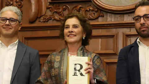 Beatriz Gutiérrez Müller presentó su nueva obra literaria en la Feria del Libro de la BUAP