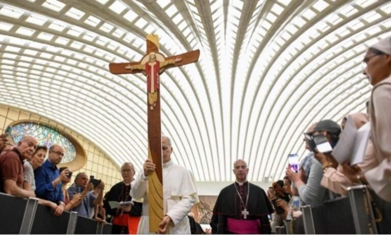 La pobreza más grave es no conocer a Dios, afirma León XIV