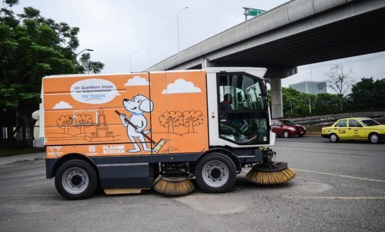Refuerza Querétaro la limpieza con barredoras mecánicas