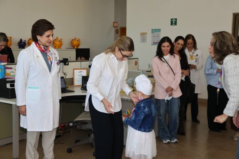 Recorre Car Herrera instalaciones del HITO