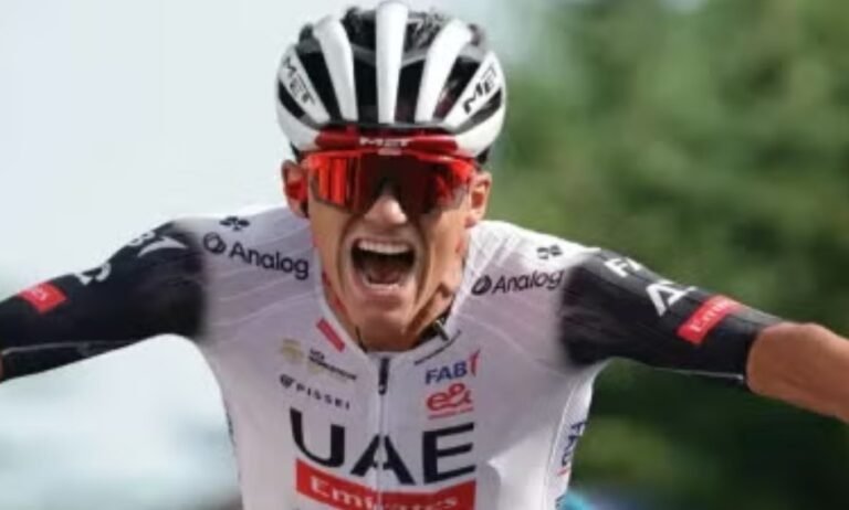 UAE Team, equipo de Isaac del Toro, rompe récord de victorias en una temporada