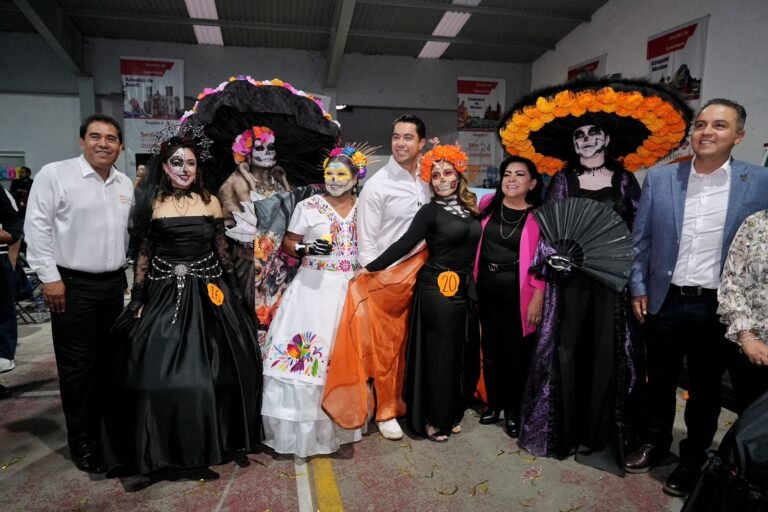 Reconoce Felifer Macías la labor docente en la Cuarta Verbena Magisterial