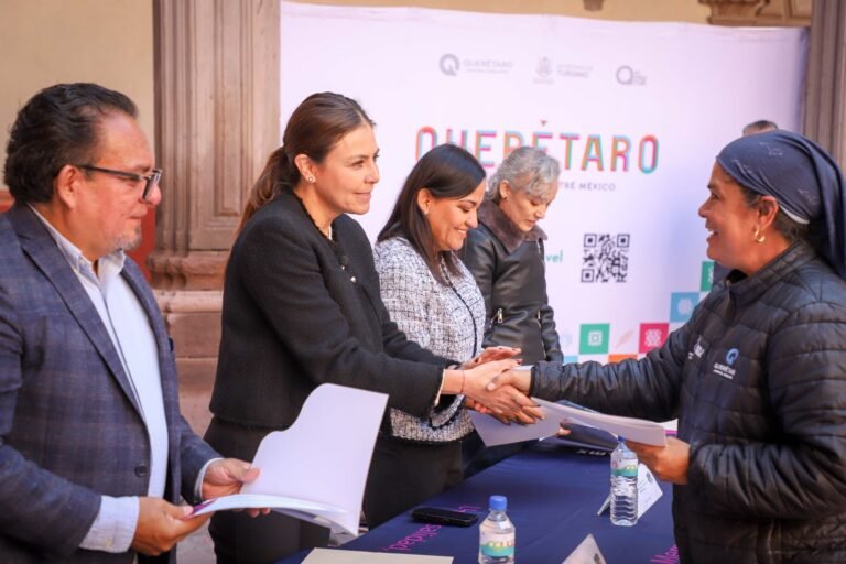 Certifican UAQ y SECTUR a nuevos Guías de Turistas