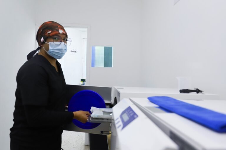 Fortalece UAQ a la Clínica Dental Universitaria, con nueva Central de Equipos y Esterilización