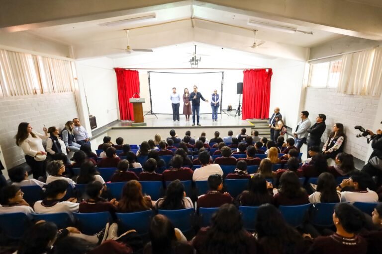 Chepe Guerrero presenta Cine Naranja para combatir la violencia contra las mujeres en Corregidora