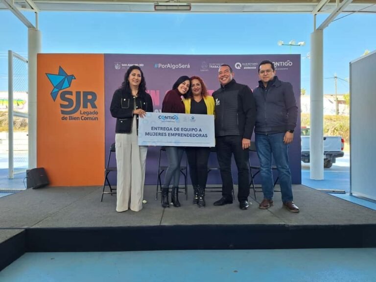 Entrega ST equipamiento a emprendedoras de San Juan del Río