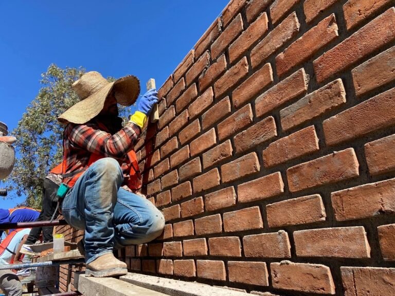 Supervisa IFEQ obras educativas en Huimilpan