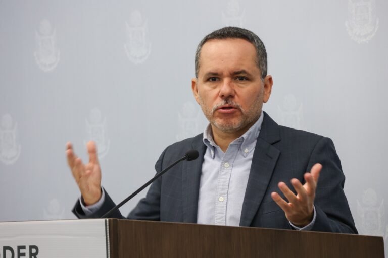 Diputado Ángeles Herrera detalla el paquete fiscal 2026 del Ejecutivo estatal