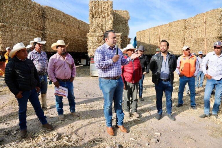 Beneficia Gaspar Trueba a productores con Forraje para Ganado