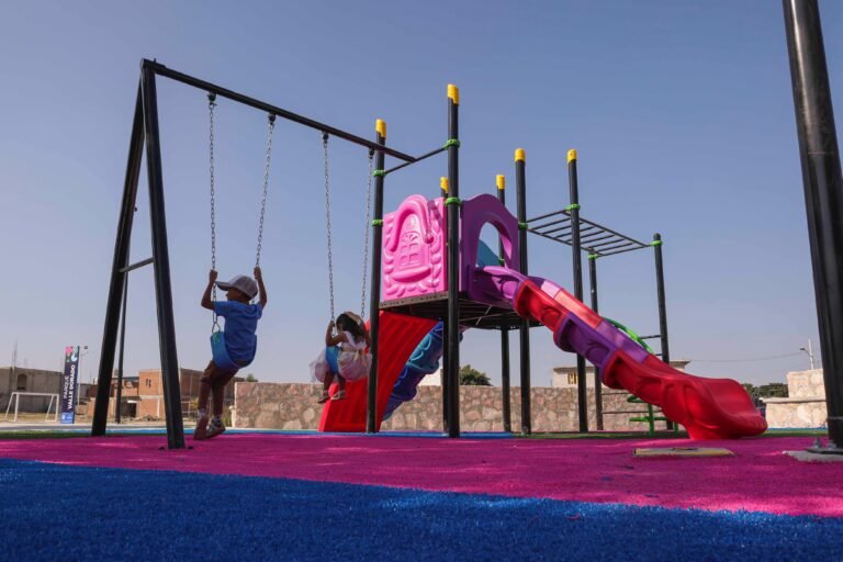 Valle Dorado 2000 estrena parque con apoyo de Chepe Guerrero