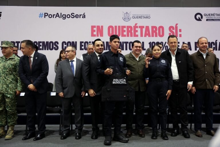 Fortalece Querétaro la seguridad municipal con la entrega de nuevas patrullas