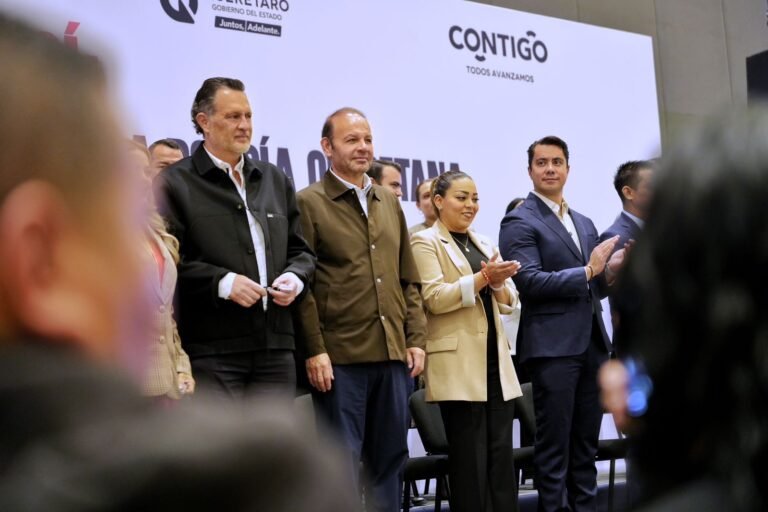 Acompaña Felifer Macías al Gobernador en entrega de equipamiento para la seguridad de Querétaro