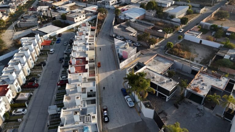 Roberto Cabrera entrega construcción y rehabilitación de calles con una inversión de más de 15.5 mdp