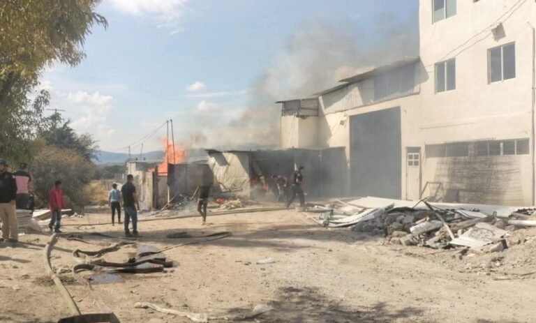 Fuego consume colchones en La Nueva Palma