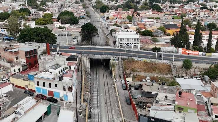 Derribarán puente este día para continuar obras del Tren México–Querétaro