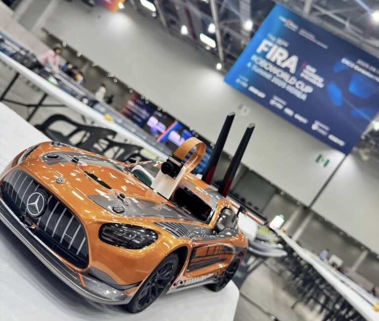 Estudiantes de Informática UAQ destacan como el mejor equipo en el “United Challenge”, de la FIRA 2025