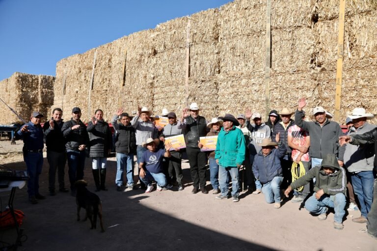 Entrega Gaspar Trueba Apoyos a Ganaderos