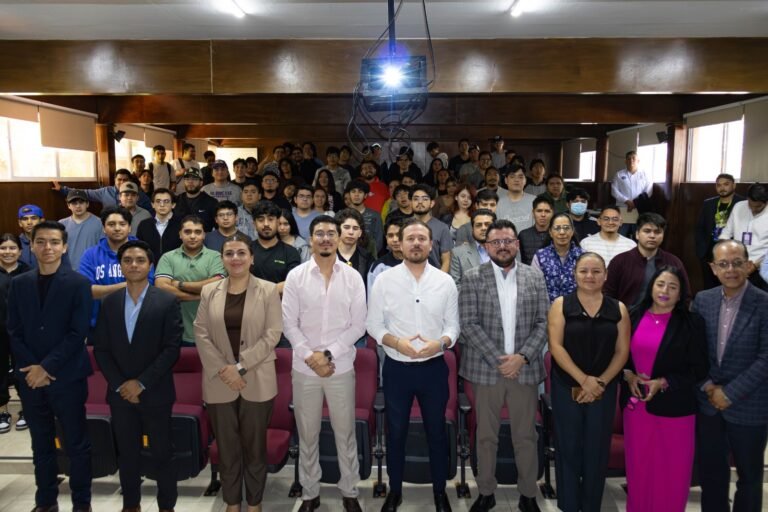 Impulsará Felifer Macías proyecto de biblioteca tecnológica en el ITQ y fortalecerá vinculación de jóvenes con empresas