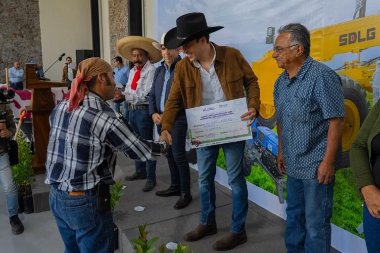Rodrigo Monsalvo fortalece al campo con entrega de apoyos a 159 productores locales