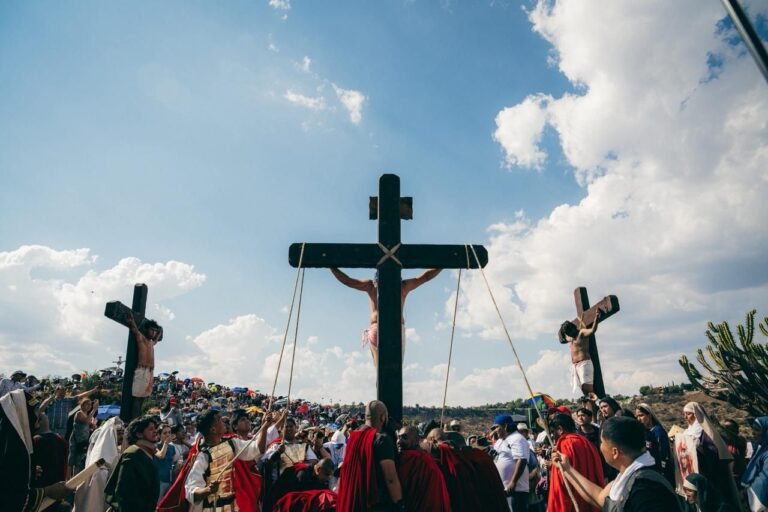 Ejecutan a Jesús de Nazaret tras un proceso controvertido y bajo fuerte tensión social