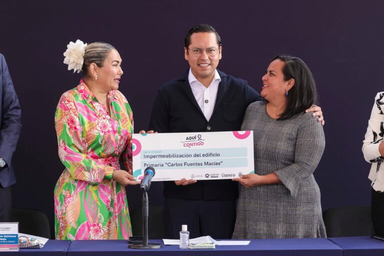 Chepe Guerrero toma protesta a Consejo de Participación Social en la Educación