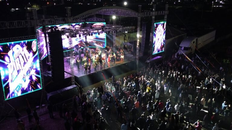 Sonideros ponen a bailar a miles en la Feria del Grano y la Cantera