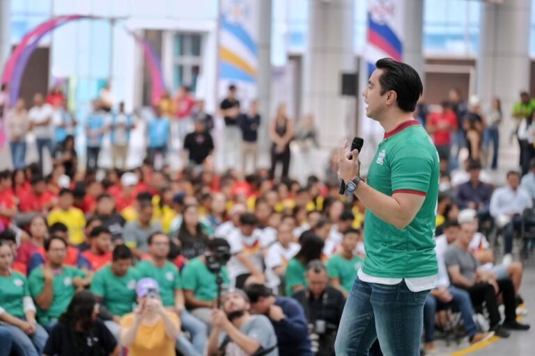 Acompaña Felifer Macías al gobernador en la inauguración de Aquí Contigo Mundial Joven 2026