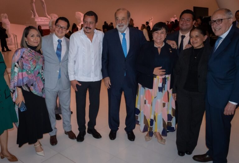 Médica de SESEQ recibe reconocimiento de Fundación Carlos Slim por transformar vidas