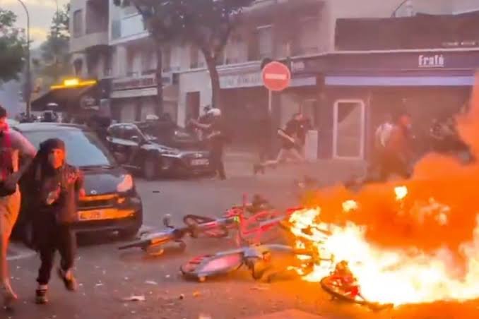 ¡Arde París! Festejos del PSG desatan ola de violencia y disturbios en las calles