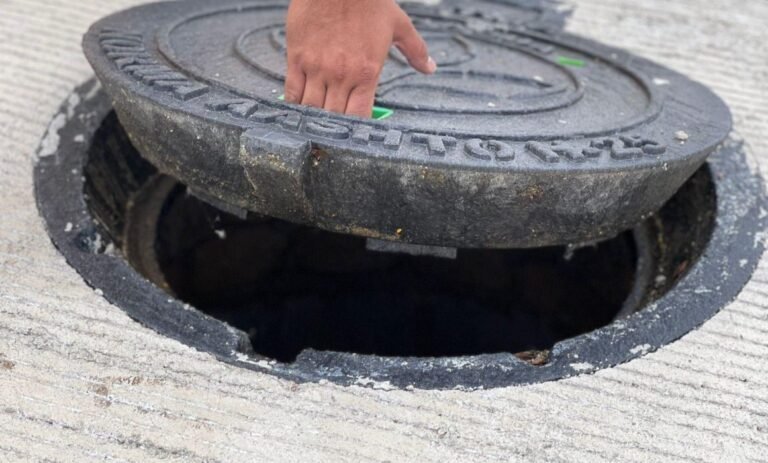 CEA reemplaza entre 15 y 20 tapas hidráulicas diariamente en Querétaro