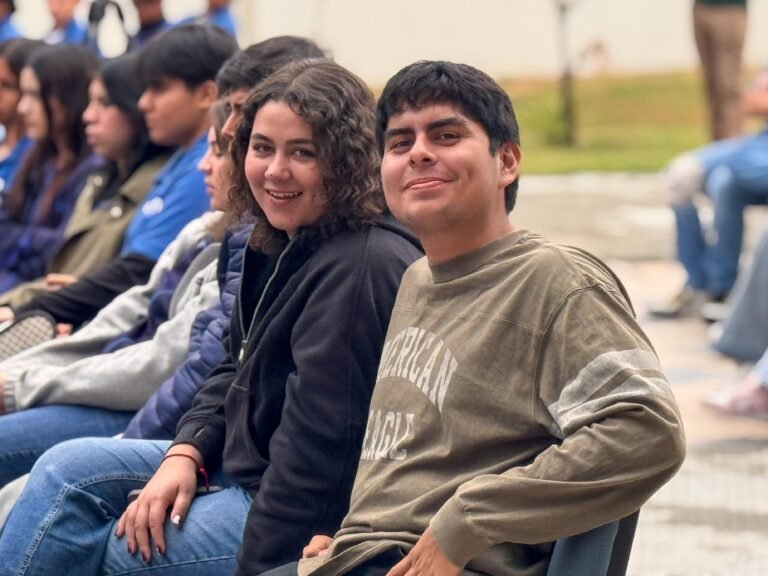 Corregidora lleva Feria de Empleo a universitarios y capacitación sobre emprendimiento