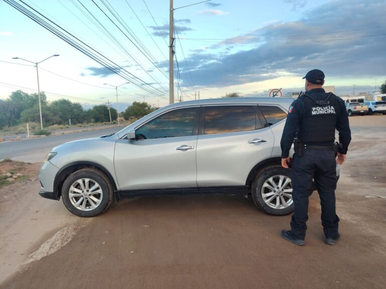 Policía de Colón Recupera Camioneta X-Trail con Reporte de Robo Vigente