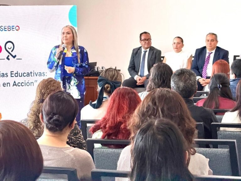 Realiza USEBEQ foro académico enfocado a familia y humanismo