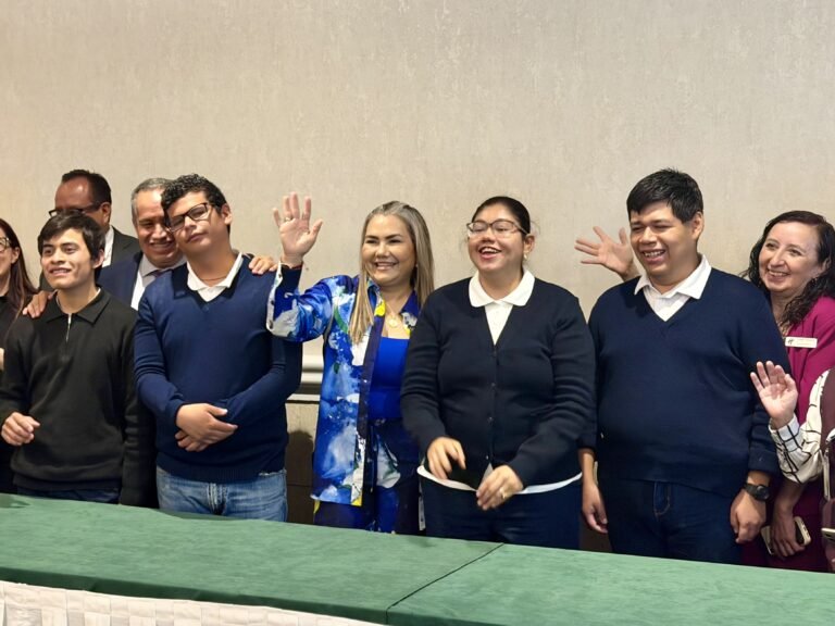 Firma USEBEQ alianza para promover la inclusión laboral de jóvenes de CAM Cala
