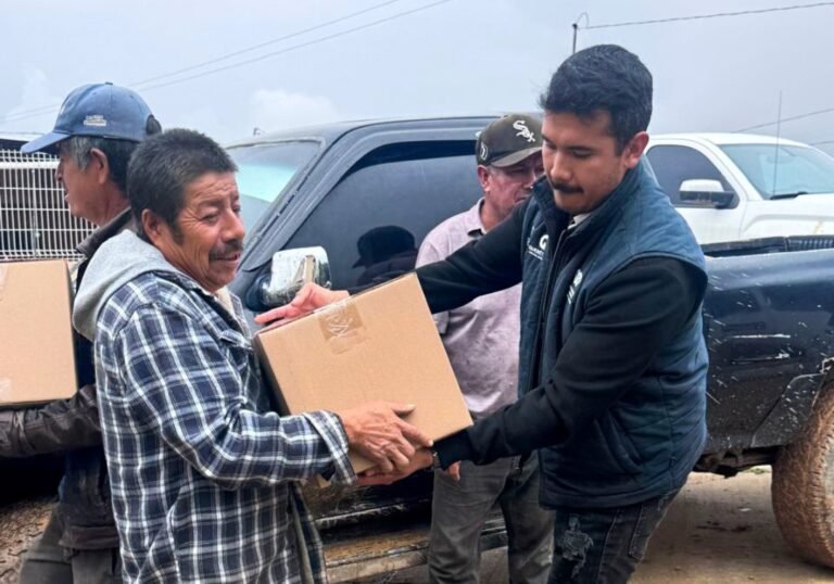 Apoya SEDIF a comunidades afectadas por derrumbe en Pinal de Amoles