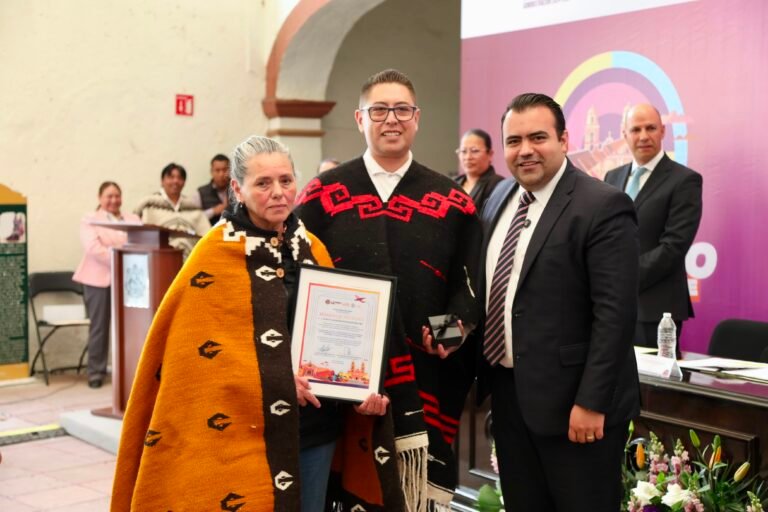 Reconoce Gaspar Trueba a Líder y Artesano