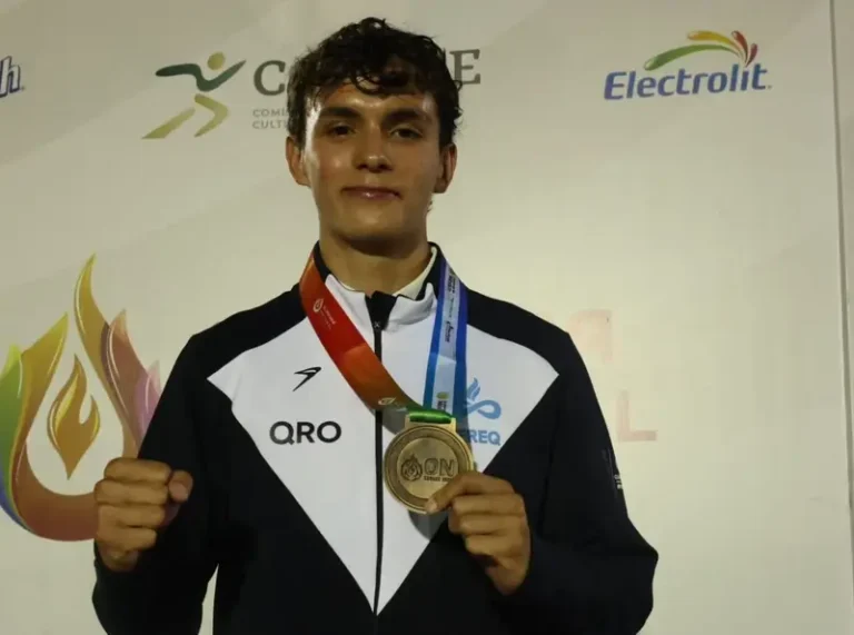 Logra estudiante de Bachilleres UAQ el ‘top 3’ mundial en salto con garrocha