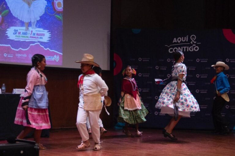 Alistan 4º Concurso Nacional de Baile de Huapango de Peñamiller