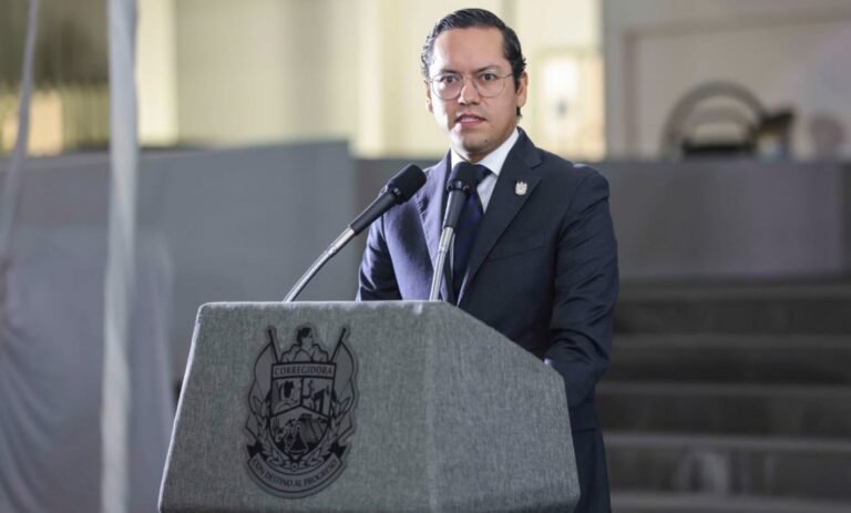 Mantiene Chepe diálogo con vecinos afectados en Candiles por movilidad