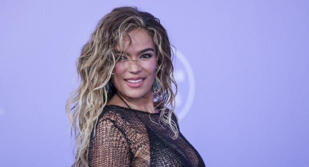 Karol G pide a Abelardo de la Espriella gobernar para todos