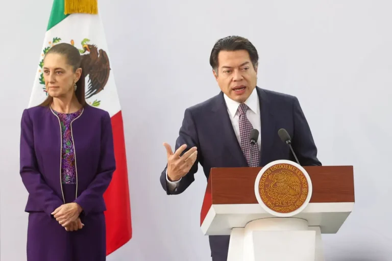 El 81% de los maestros, a favor de regular celulares