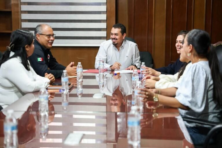 Pedro Escobedo fortalece su atención a emergencias con nuevo camión de bomberos