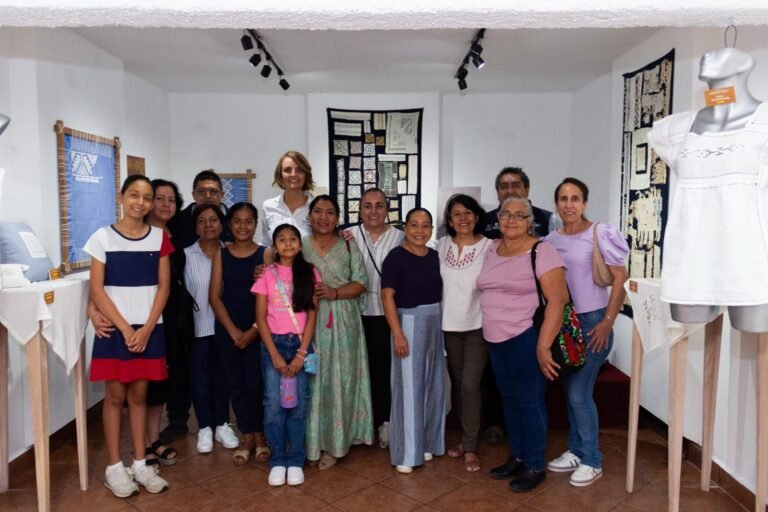 Inaugura López Birlain la muestra Randa del Tiempo