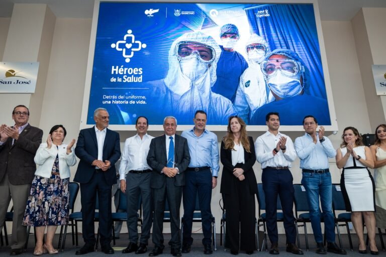 Encabeza Gobernador Homenaje a Héroes de la Salud de Querétaro