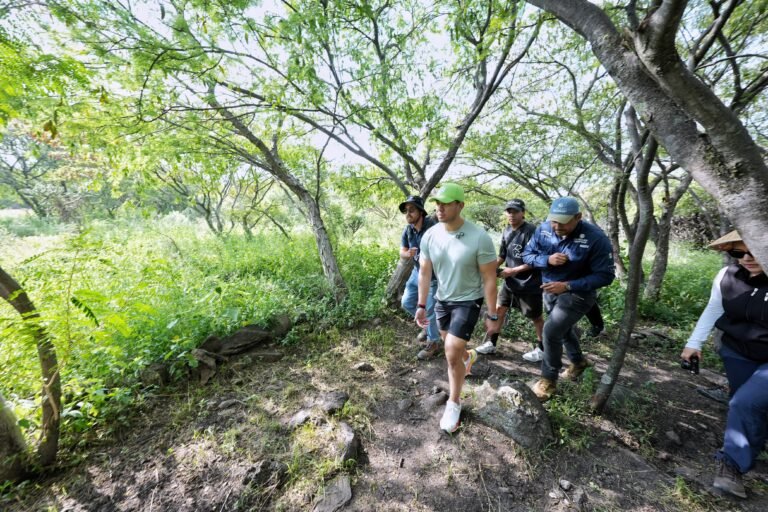 Recorre Felifer Macías el Área Natural Protegida Peña Colorada dentro de la iniciativa Explora Querétaro
