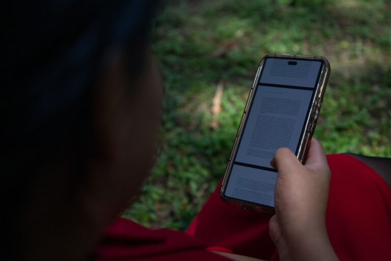 Advierte especialista UAQ amenazas de la “contractura digital”